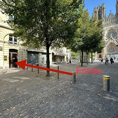 Le Grand Rockefeller Parvis De La Cathedrale De Reims Appartement Buitenkant foto